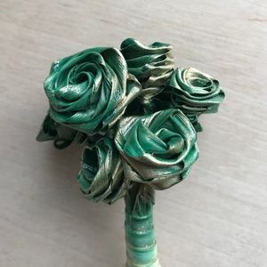 8 green and gold roses in an abstract blend natural dried handmade flowers